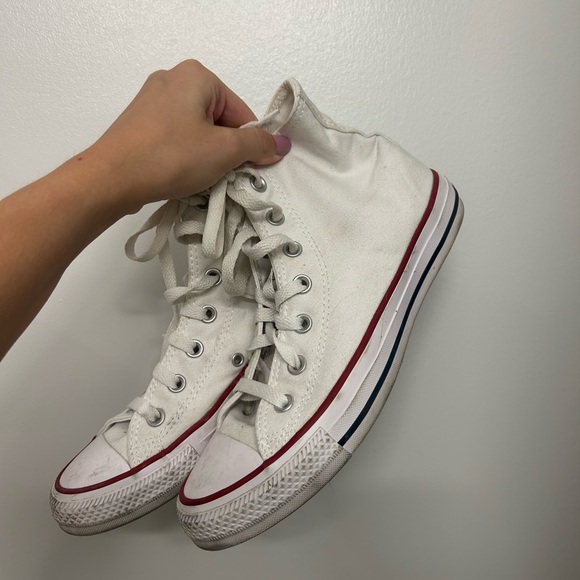 White converse - Picture 3 of 8